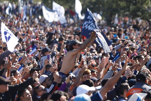 Aficionados de Rayados festejan el campeonato de la Liga MX