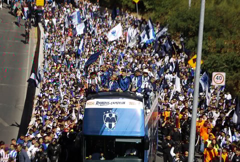 Aficionados de Rayados festejan el campeonato de la Liga MX