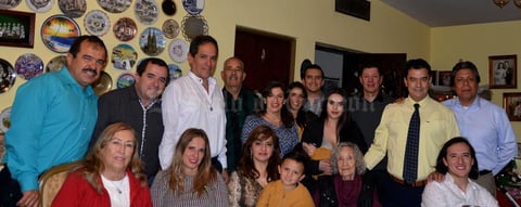 01012020 TRADICIONAL REUNIóN.  El pasado jueves 26 de diciembre se reunieron los exalumnos de la generación 1962 de egresados de la Escuela Carlos Pereyra, como lo han hecho de manera ininterrumpida en esa misma fecha,  desde hace cuatro décadas.