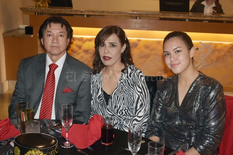 02012020 Gerardo, Alma y Daniela.