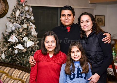 02012020 Aristóteles Rangel y Susana Giacoman con sus hijos Roma y Susana Rangel Giacoman.