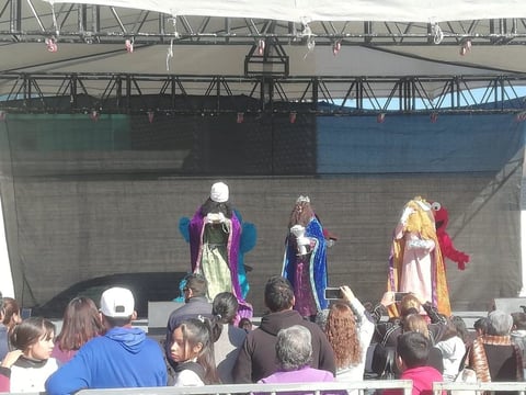 Se tuvo la presencia de los Reyes Magos sobre el escenario.