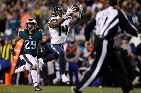 Seattle vencen a Filadelfia en la ronda de comodines