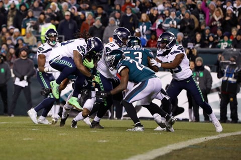 Seattle vencen a Filadelfia en la ronda de comodines