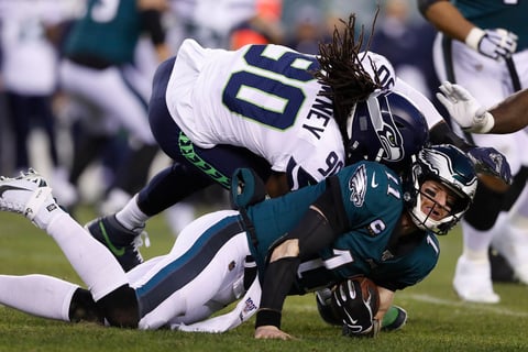 Seattle vencen a Filadelfia en la ronda de comodines