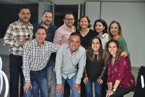 06012020 RECUERDAN SU PASO POR LAS AULAS.  Excompañeros del Instituto Francés de La Laguna la pasaron genial en su reunión anual.