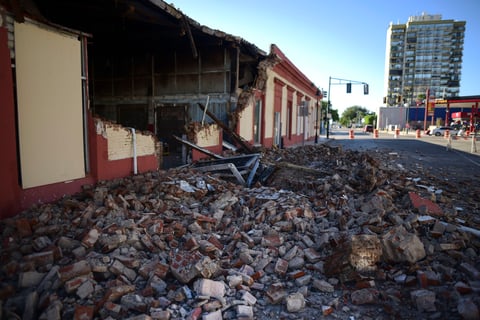 El causante es un fuerte sismo.