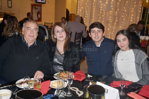 Ricardo, Hidalia, Alonso y Mariana