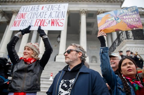Además, la organización ecologista prestará apoyo a todos aquellos que quieran organizar semanalmente un 'Fire Drill Friday' en su localidad de residencia a lo largo de todo Estados Unidos.