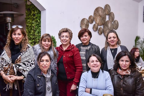 09012020 PRIMERA REUNIóN DEL AñO.  Rosy, Nora, Soco, Bety, Pilar, Rocío, Nina y Tere, integrantes del Club de Jardinería Alhelí, iniciaron sus actividades.