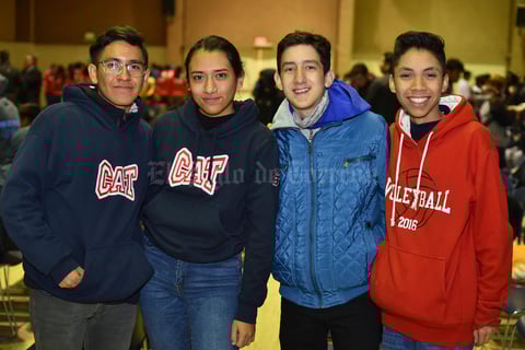 09012020 Cristopher, Valeria, Diego y Juan.
