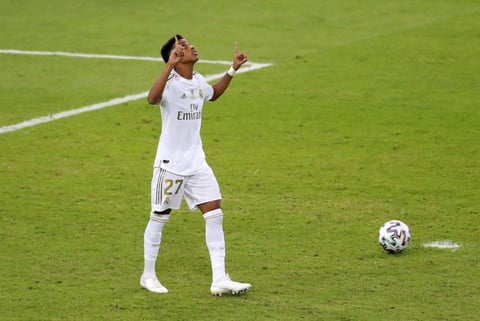 Vence en penales al Atlético en el derbi madrileño