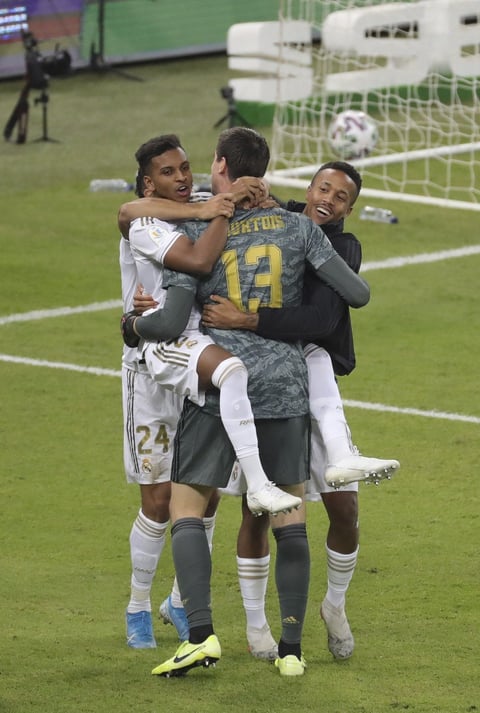 Vence en penales al Atlético en el derbi madrileño