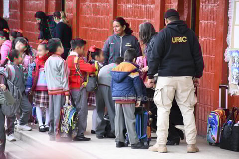 El operativo arrancó de forma simultánea en los planteles desde preescolar hasta secundaria.