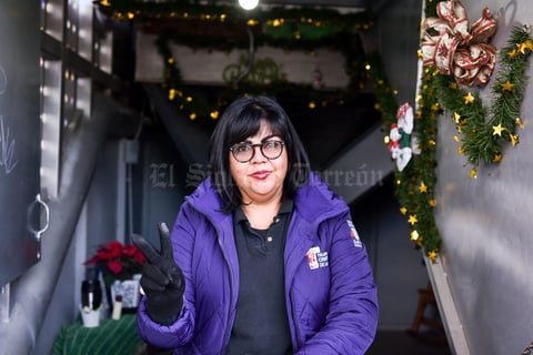 13012020 EN UN BAZAR.  Bety Sánchez.