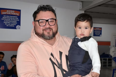 13012020 DISFRUTAN SU COMPAñíA.  Omar y Maximiliano.