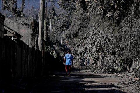 Se han generado fuentes de lava de 500 metros de altura.