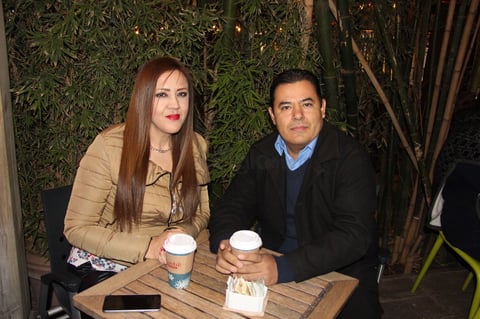 En el café
