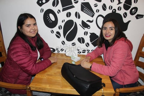 En el café