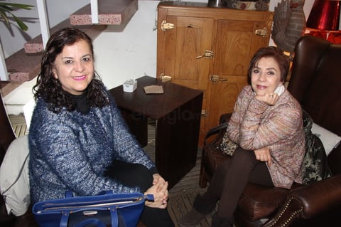 En el café