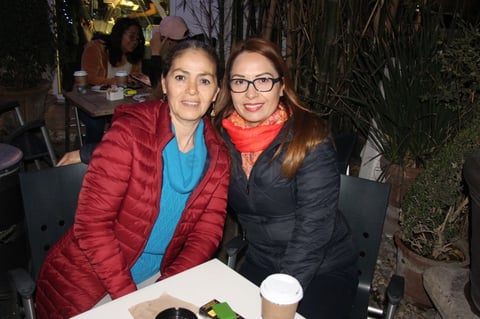 En el café