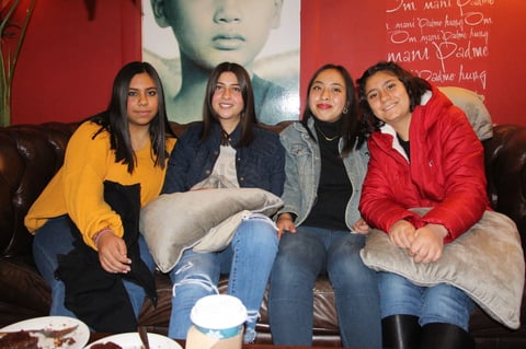 En el café