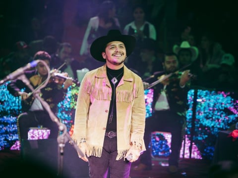 ARTISTA DEL AÑO - Christian Nodal