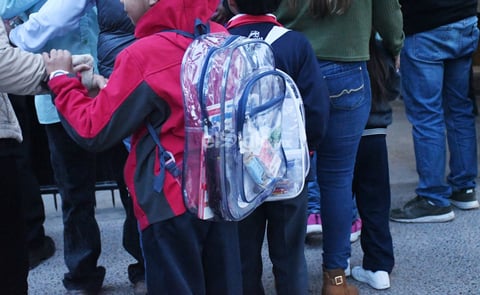 Regresan a clases estudiantes del Colegio Cervantes de Torreón