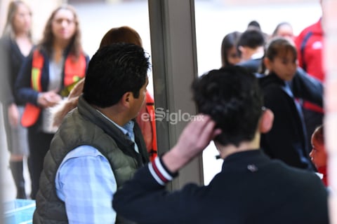 Regresan a clases estudiantes del Colegio Cervantes de Torreón