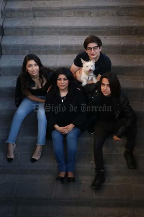 19012020 CELEBRA SU CUMPLEAñOS.  Elisa Arredondo con sus hijos Elisa, Francisco y Alberto.