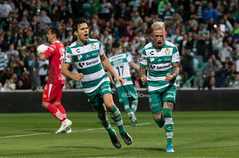 Gol del huevo Lozano


 Santos vs León

Jornada 2 clausura 2019