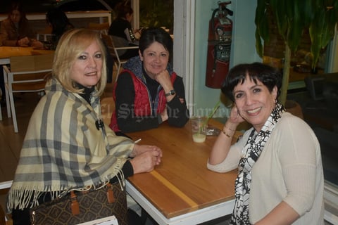 20012020 Aurora, Tere y Norma.