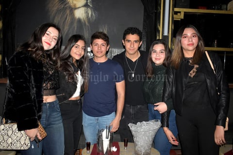 20012020 Maryjose, Paulina, Roberto, Gustavo, Meva y Victoria.