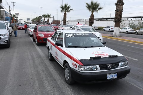 Denuncian que hay un 20 por ciento de 3,500 vehículos que se utilizan en la prestación del servicio público de taxis que no están dados de alta ante el Registro Público Vehicular.