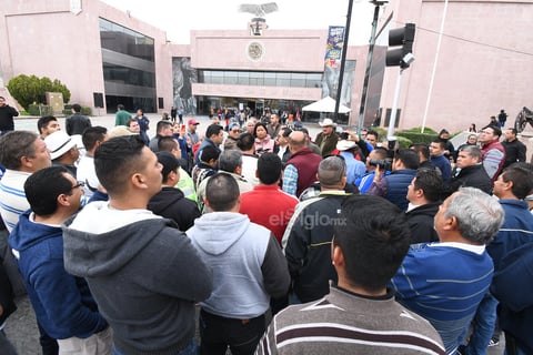 Afirman que los taxistas cumplen en tiempo y forma con la documentación que se les solicita.