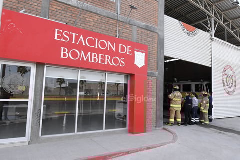 Sarahí Salazar tiene 23 años, es estudiante de Técnica en Urgencias Médicas y voluntaria de los Buzos Castañeda.  A su corta edad, no duda en decir que las mujeres pueden salir adelante 'en actividades que se supone que son de hombres, e igual los hombres pueden hacer actividades de mujeres, ¿por qué no?'.
