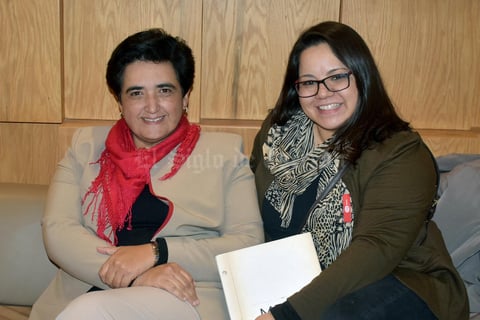 22012020 MUY CONTENTAS.  Martha y Claudia.