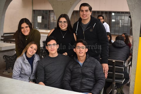 22012020 ENTRE CLASE Y CLASE.  Daniela, Marcela, Fernando, Ana Paula, Iván y Alan.