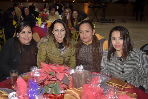 27012020 ENTRE AMIGAS.  Martha, Gaby, Carmen y Lily.