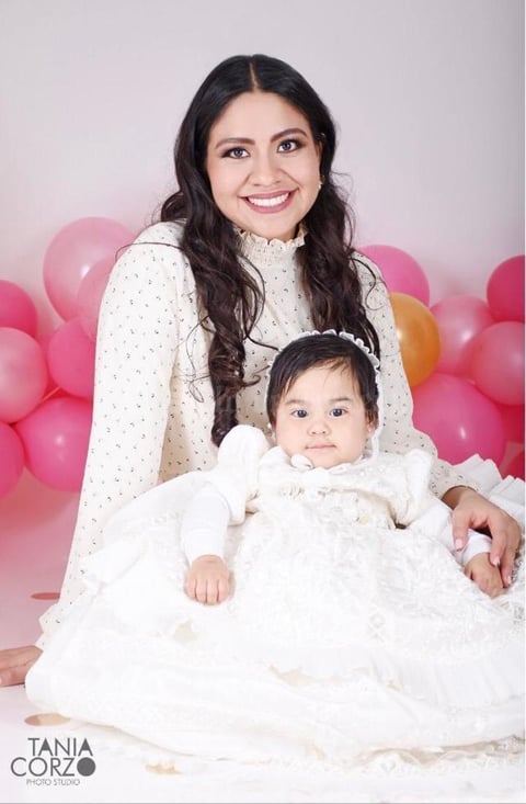 26012020 Yessica Sánchez Ramírez en compañía de su pequeña hija María Loreto Hernández Sánchez quien cumplió su primer año de vida.- Tania Corzo