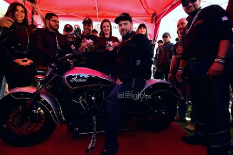 Luis Enrique Pedraza, de Nuevo Laredo, Tamaulipas, fue el afortunado ganador de una motocicleta Indian Scout Sixty Modelo 2019, la cual fue donada por el Gobierno de Coahuila por medio de una rifa.
