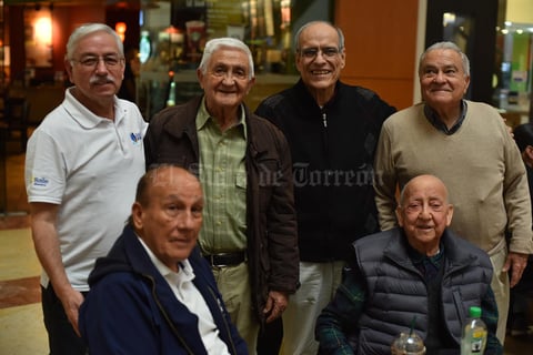 29012020 GRATA COMPAñíA.  Amigos se reunieron para reafirmar su amistad.