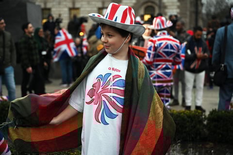 Chicos y grandes celebraron el 'brexit'.