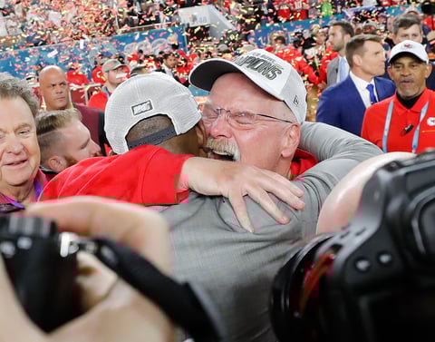 Los Jefes de Kansas City vencen 31-20 a los 49ers de San Francisco en el Super Bowl LIV de la NFL