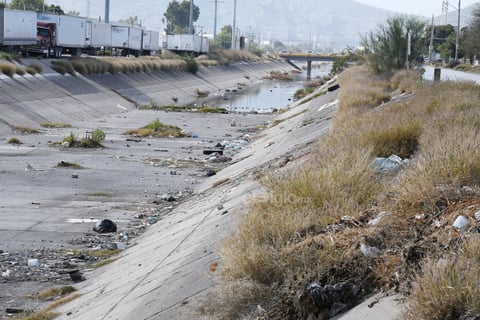 Filtraciones. En algunos tramos el concreto estaba dañado y se filtraba el agua pero hace unos días observaron que se está rehabilitando.