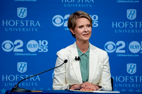 8. Cynthia Nixon
La estrella de 'Sex an the City' fue diagnosticada con cáncer de mama a los 40 años, luego de una mamografía de rutina. La actriz se sometía a esta prueba con frecuencia porque su madre también padeció la misma enfermedad, dos veces.