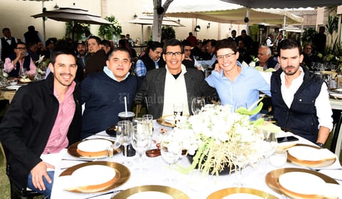 Javier González, Lalo Garza, Ricardo Vega, Manolo Vega, Felipe Garcia y Luis Rodrguez.