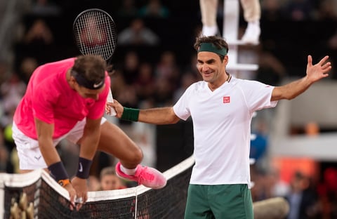 Los tenistas Roger Federer y Rafaél Nadal jugaron un duelo de exhibición en beneficio por África donde participó Bill Gates