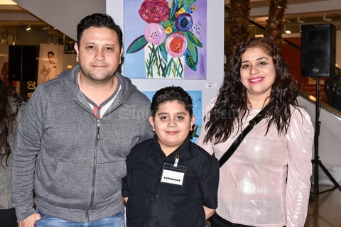 13022020 EXPO COLECTIVA INFANTIL.  Roberto de León, Caleb de León y Jackie Centeno.