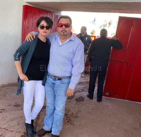 16022020 TARDE DE TOROS.  Gabriel Almanza Boardman y Blanca Estela Nájera de Almanza.